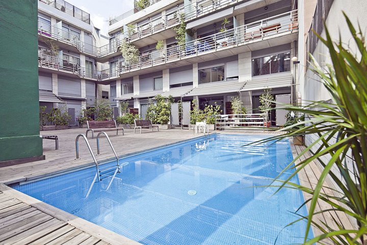 我的空间巴塞罗那加西亚泳池中心酒店(My Space Barcelona Gracia Pool Center)