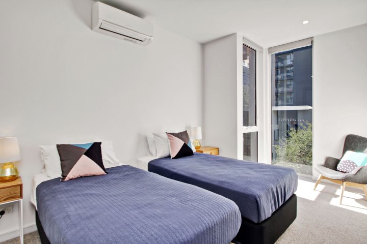 墨尔本公园前安静3室3浴室公寓(Melbourne Park Front Serenity 3Room3Bath TownHouse)
