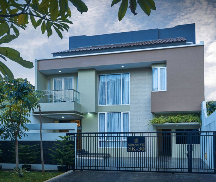 蓬多克新村艾丽奥提公寓(Elliottii Residence PI Pondok Hijau)