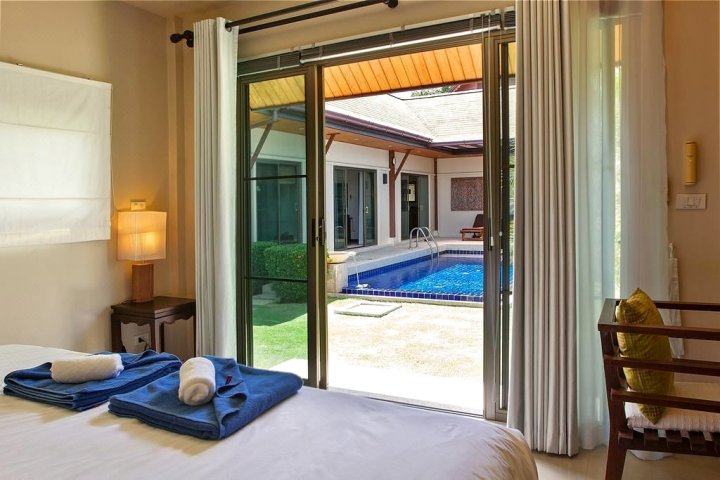 热带利基风格奈汉海滩阿拉塔基别墅(Villa Balai | 3 Bedroom Private Pool Villa at the Popular Area at Nai Harn)