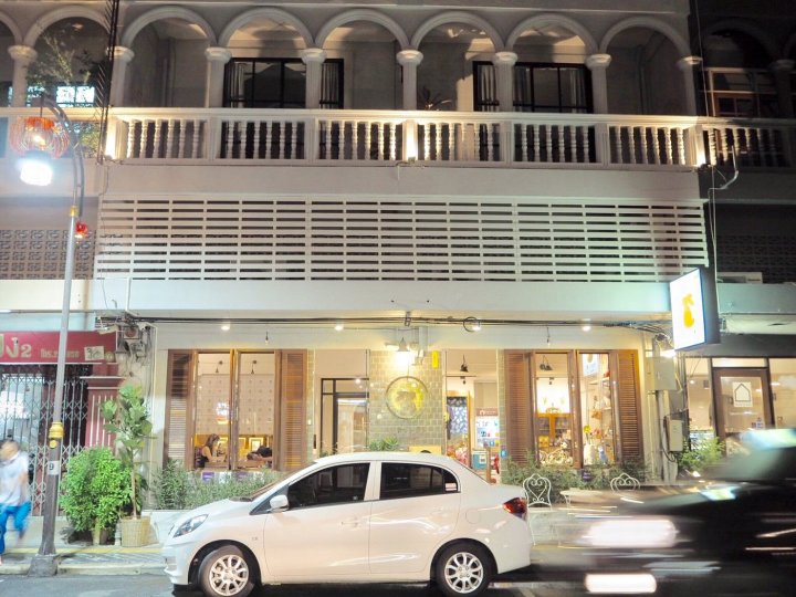 普吉岛卡恩韦拉酒店(Karnvela Phuket)