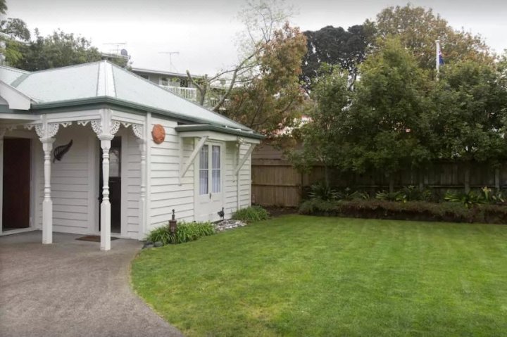 Devonia Cottage Devonport NZ Luxury Accommodation