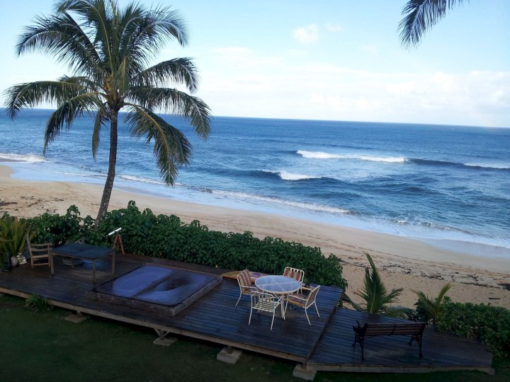 洛基角海滨乐园酒店(Rocky Point Beachfront/Paradise)