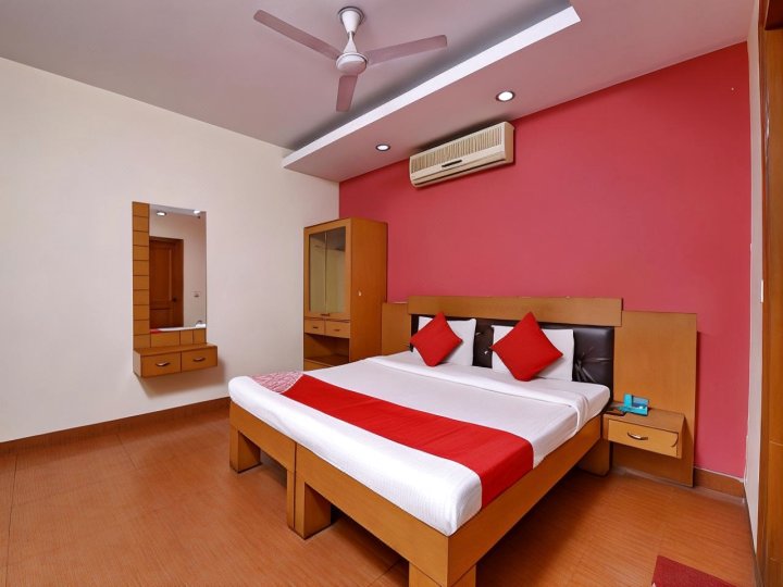 OYO 305 Hotel Rajdeep Palace