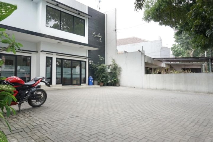 布阿赫巴图红多兹伊斯兰公寓(Residences by RedDoorz Syariah @ Buah Batu)