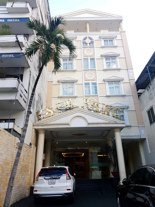 披蓬酒店(Phi Phung Hotel)