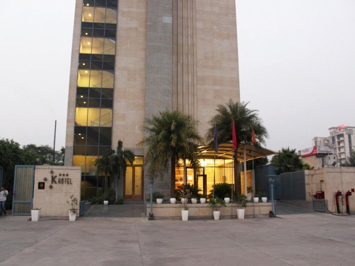 法里达巴德 31 区 OYO 高级酒店(OYO Premium Sector 31 Faridabad)