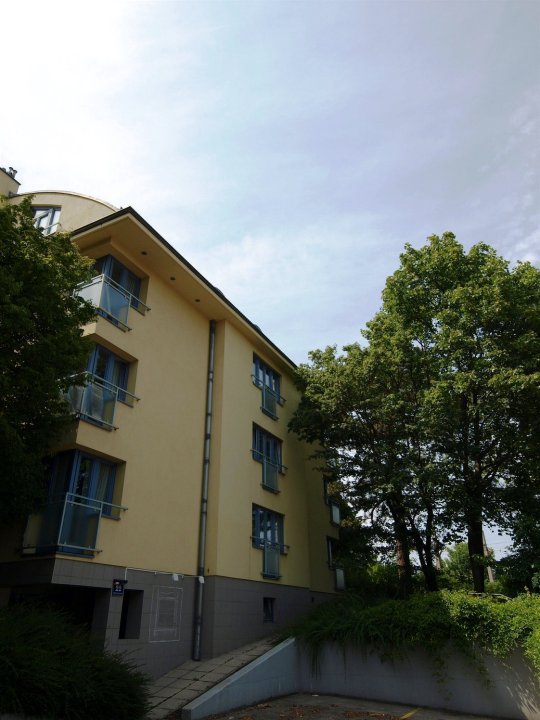 Apartmenthaus Hietzing Low-budget-apartment