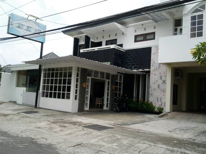 格利亚伦德拉酒店(Griya Nendra Hotel)