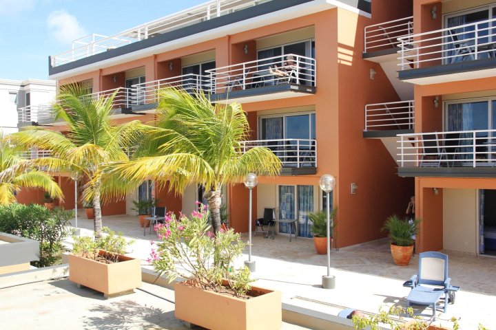 博内尔海边公寓酒店(Bonaire Seaside Apartments)