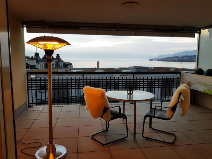 247 Concierge Montreux Lake View - 2 Bedroom Apt.