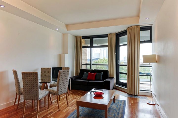 Premium Lexington Serviced Apartment