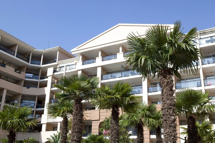 戛纳海滩住宿酒店(A&H Homes - Cannes Beach)