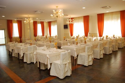 奇沙查餐厅酒店(La Chiesaccia Hotel Ristorante)