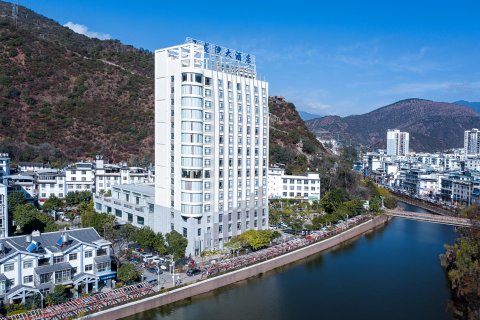 云龙玉龙湾大酒店