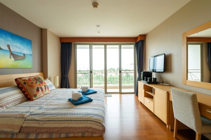 Deluxe 1bedroom Hua Hin Seaview Beachfront Project