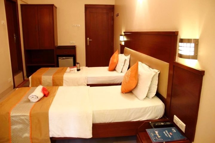 OYO客房Dhole Patil路(OYO Rooms Dhole Patil Road)