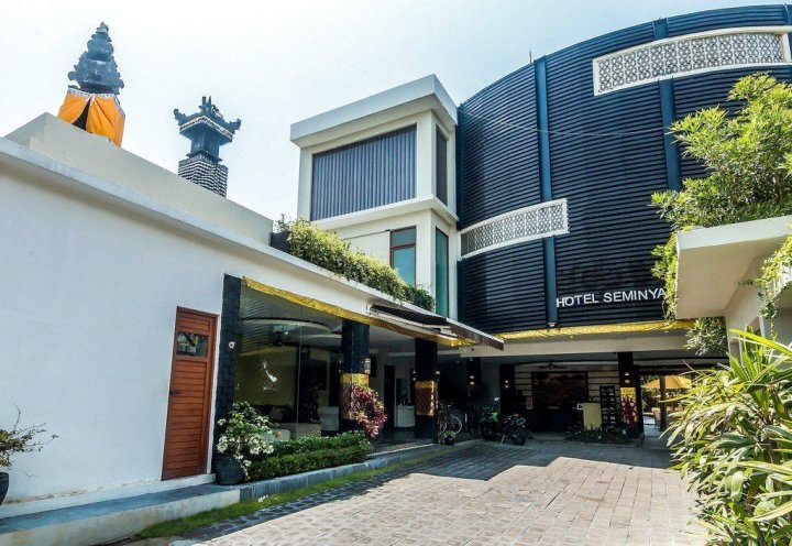 塞米亚克布拉班禅意高级酒店(Zen Premium Seminyak Braban)