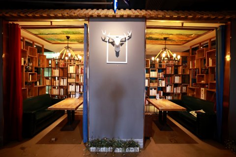 蒲城爱琴海假日酒店