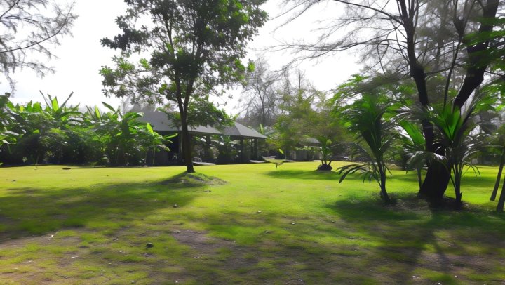 拉扬自然平房酒店(Layan Natural Bungalow)