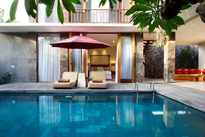 Stunning 2 Br Pool Villa With Rooftop In Seminyak