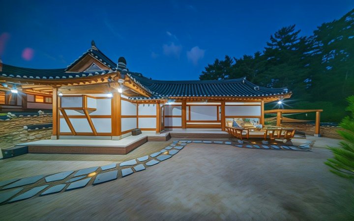 Gamseong Hanok Susu