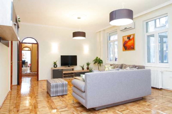 3 Bedroom Apartment Central Square(3 Bedroom Apartment Central Square)