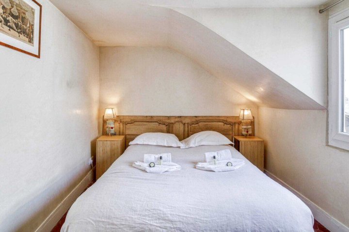 2 Bedrooms - Montorgueil - Parisian Industrial Flat