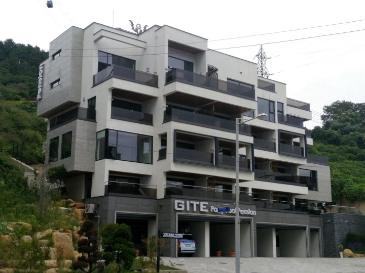 GITE酒店(Yeosu Gite Pension (Within 1 Minute Walk from Yeosu Romantic Carriage))