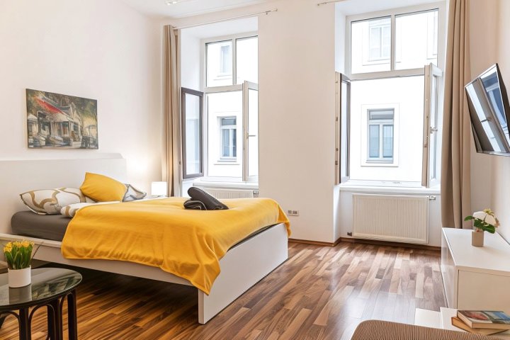 Peaceful 1Br Apt. Near Metro Station Langenfeldg.