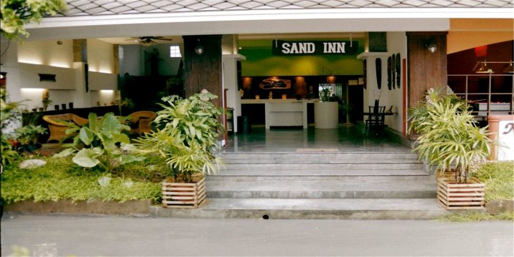 沙滩旅馆(Sand Inn Hotel)
