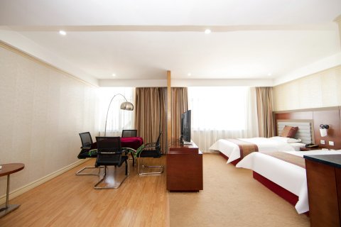 松原鑫宇龙佳酒店(第二高级中学火车站店)