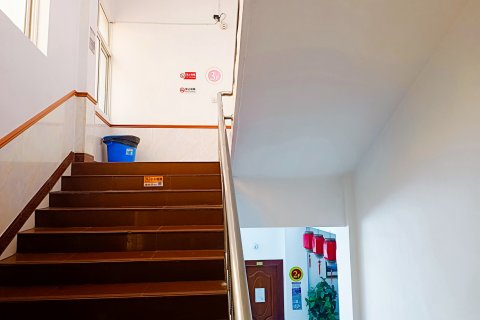 香格里拉市俺逸居酒店