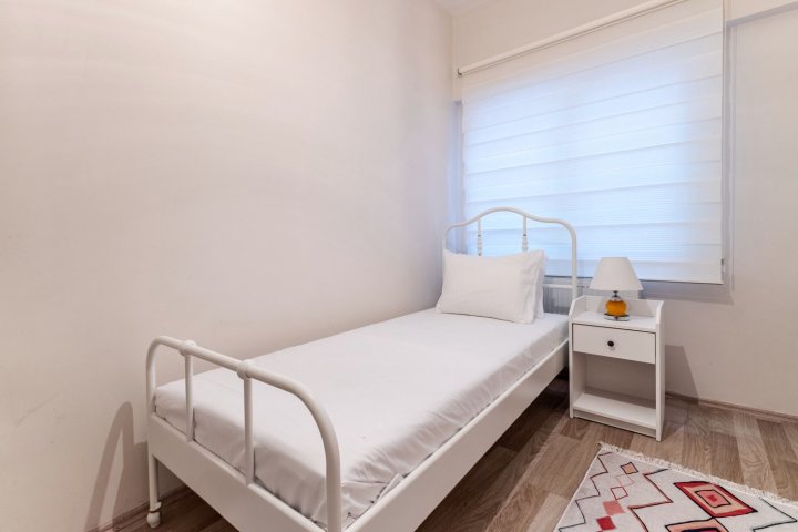 Convenient Flat with Balcony 7 min to Bull Statue