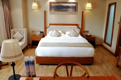 雅江县邑都大酒店(县政府木雅广场店)