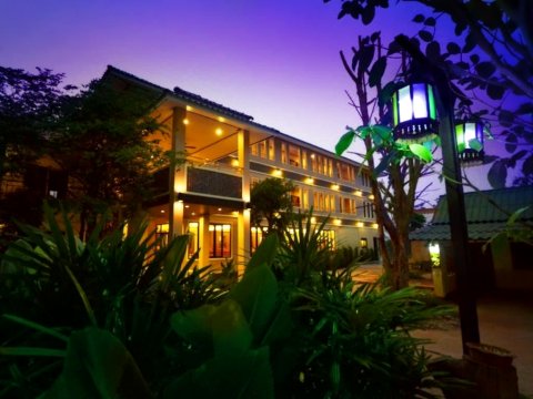 班摩度假村(Baanmo Resort)