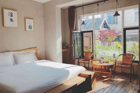 烟台花院里民宿(滨海中路店)