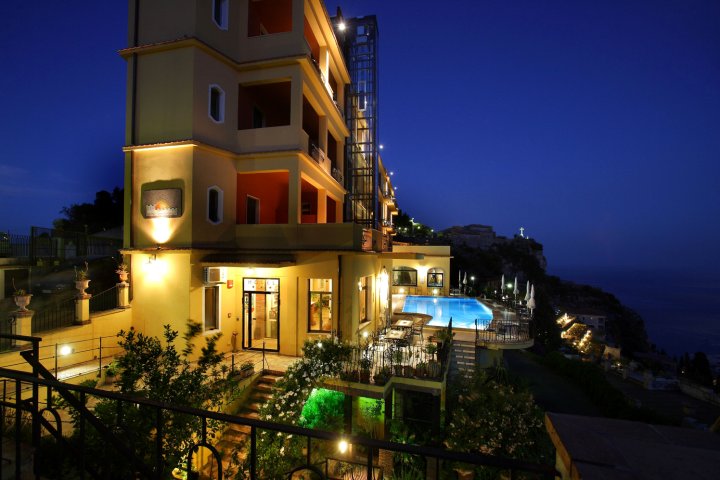 专属城堡酒店(Hotel Sole Castello)