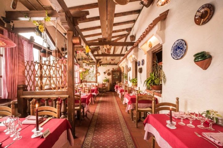 Central Wengen Wonderland: Mezzanine Studio for 4(Central Wengen Wonderland: Mezzanine Studio for 4)