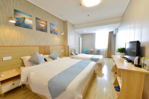 中锦假日酒店(青岛大学麦岛地铁站店)