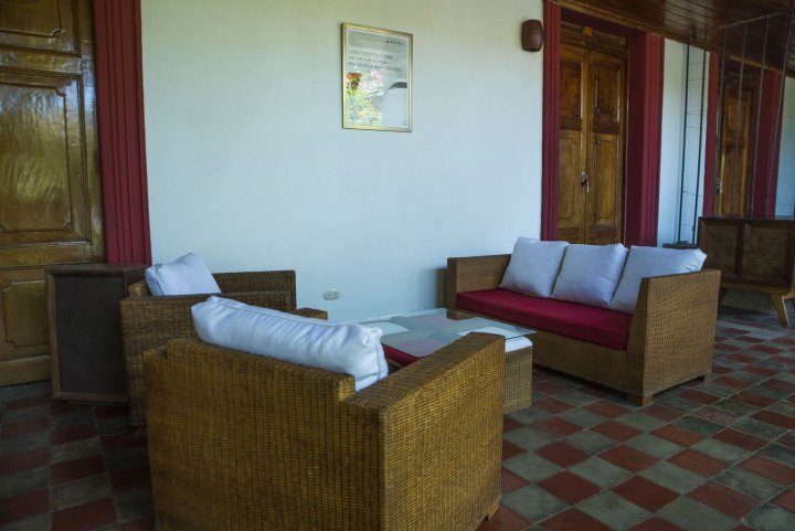 格拉纳尔安堤夸艾斯塔奇酒店(Hotel Antigua Estación Granada)