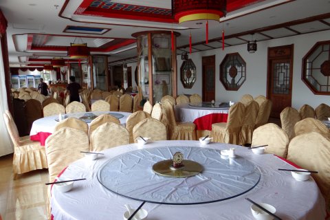 桓仁晨熙商务酒店