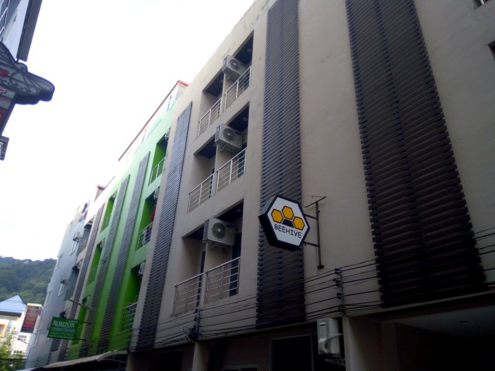 蜂巢巴东青年旅舍(Beehive Patong Hostel)
