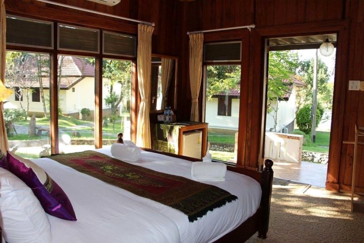琅勃拉邦河畔度假旅馆(Sabaideeluang Prabang Resort)