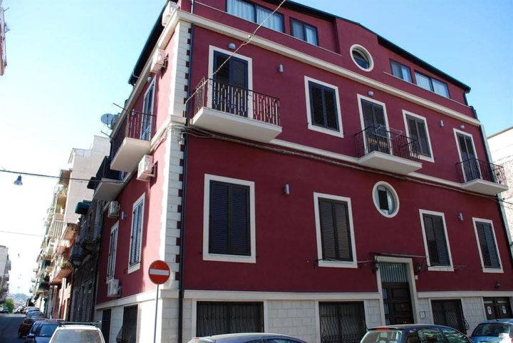 卢凯西广场酒店(Palazzo Lucchesi)