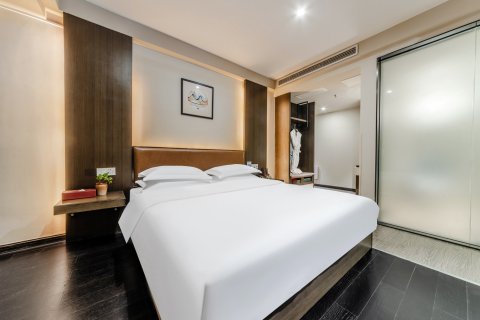 壳子假日智能酒店(成都西站青羊万达店)