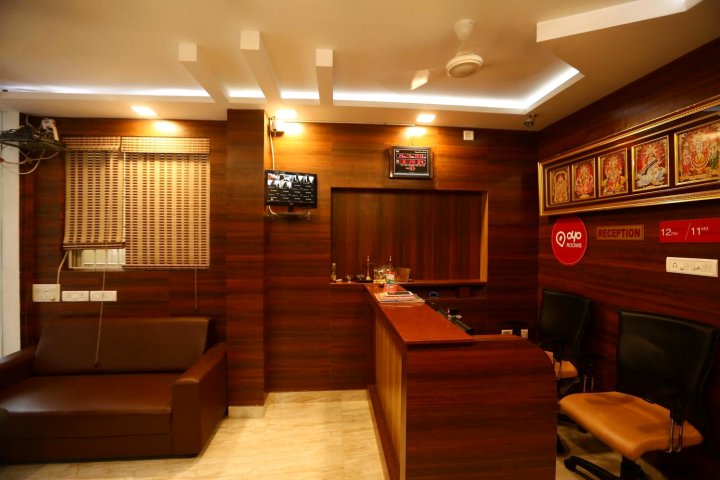 OYO Rooms Vadapalani AVM Studio