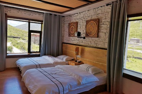 康定稞马山居民宿(新都桥店)