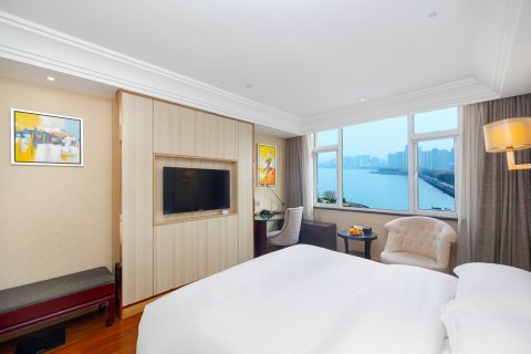 威海抱海大酒店(威海公园刘公岛店)