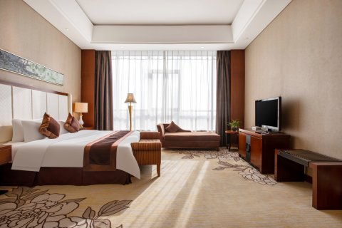 句容余坤墨尔顿大酒店